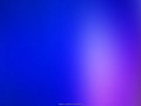 Unscharfer Farbverlauf von tiefem Blau links zu violetten Lichtflecken rechts der Mitte, unten klein das Artboom-Wasserzeichen.