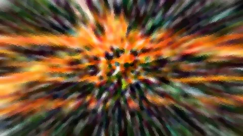 Abstrakte Komposition aus radial angeordneten orangen, grünen und dunklen Streifen mit pixeligem Mosaikmuster