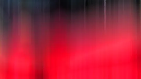 Abstrakte Komposition aus vertikalen roten und schwarzen Schlieren, unten intensiv leuchtendes Rot, oben dunkles Grau.