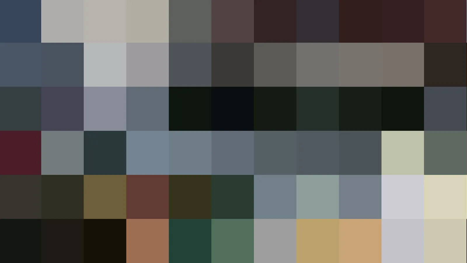Abstraktes Mosaik aus rechteckigen Farbblöcken in gedämpften Grau-, Blau-, Grün- und Brauntönen, mit wenigen warmen Ocker- und Orangeakzenten am unteren Rand.