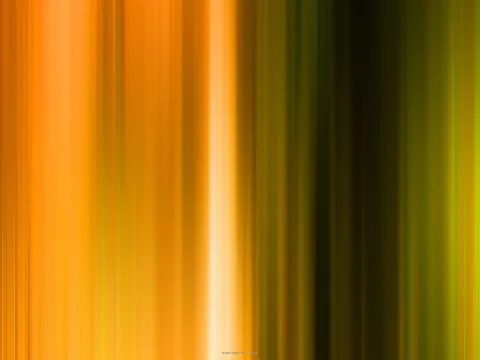 Abstrakte Bildfläche aus senkrechten, unscharfen Streifen in Orange, Gelb und Grün, in der Mitte ein helles weißes Lichtband, rechts dunkle Zonen.