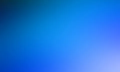 Weicher Farbverlauf von dunklem Blau links oben zu hellem Blau und Lavendel rechts unten, ohne erkennbare Motive.