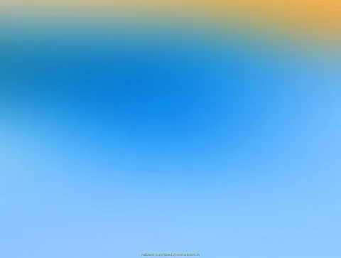 Weicher Farbverlauf von Blau zu Hellblau, oben rechts in Orange übergehend