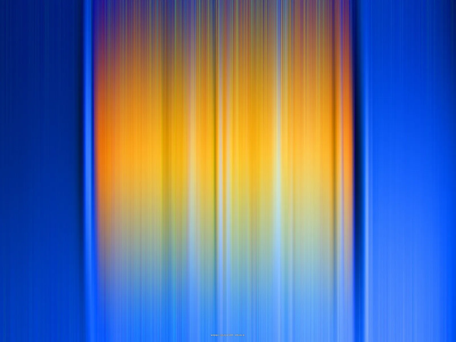 Abstrakte Komposition aus vertikalen, verwischten Streifen: In der Mitte leuchten Orange und Gelb, links und rechts dominieren tiefes Blau und helles Himmelblau.