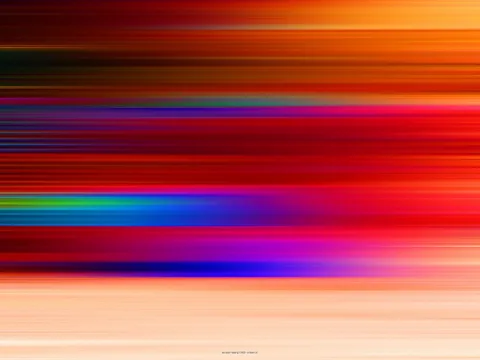 Abstraktes Bild aus horizontalen, verwischten Streifen in Rot, Orange, Violett und Blau, unten hell cremefarben, oben dunkel.