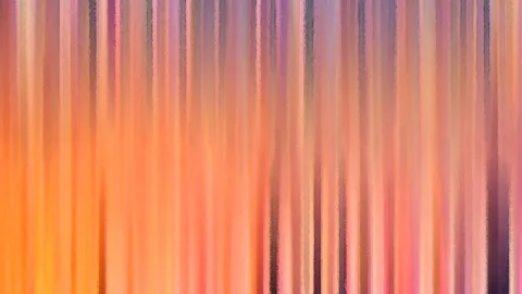 Abstrakte Komposition aus senkrechten, verwischten Streifen in Orange, Rosa und Violett, die sich von links nach rechts zu dunkleren Tönen verschieben.