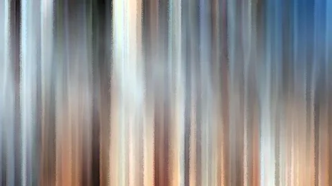 Abstrakte, vertikal verwischte Streifen in Grau, Beige, Orange und Blau