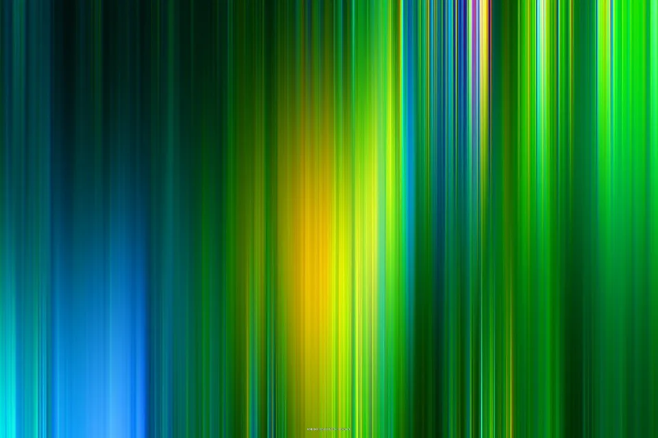 Abstrakte Komposition aus dicht nebeneinanderliegenden, vertikalen Streifen in Grün, Blau und Gelb, die in der Mitte in einem goldgelben Lichtband zusammenlaufen.