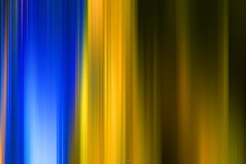 Abstrakte Komposition aus vertikalen, verwischten Streifen: links leuchtendes Blau, in der Mitte Gold und Gelb, rechts dunkles Olivgrün und Schwarz.