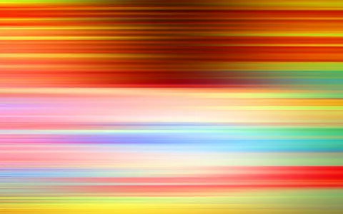 Horizontale, unscharf wirkende Streifen in Rot, Orange, Gelb, Rosa und Blau, von oben nach unten angeordnet.