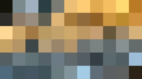 Pixeliges Mosaik aus rechteckigen Farbfeldern in Ocker, Gelb, Braun, Grau und Blau, von dunklen Tönen oben links bis zu hellem Blau unten rechts.