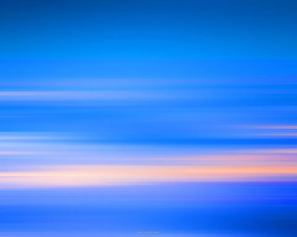 Horizontal verwischte Streifen in Blau mit einem hellen, orangefarbenen Band im unteren Drittel.