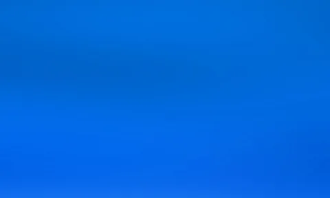 Flächiger blauer Farbverlauf, oben und links etwas dunkler, unten heller, ohne erkennbares Motiv.