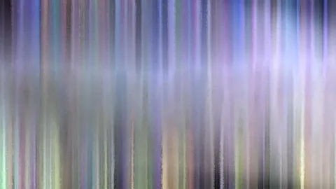 Abstraktes Bild aus vertikalen, verwischten Streifen in Lila, Blau, Grau und Grün.