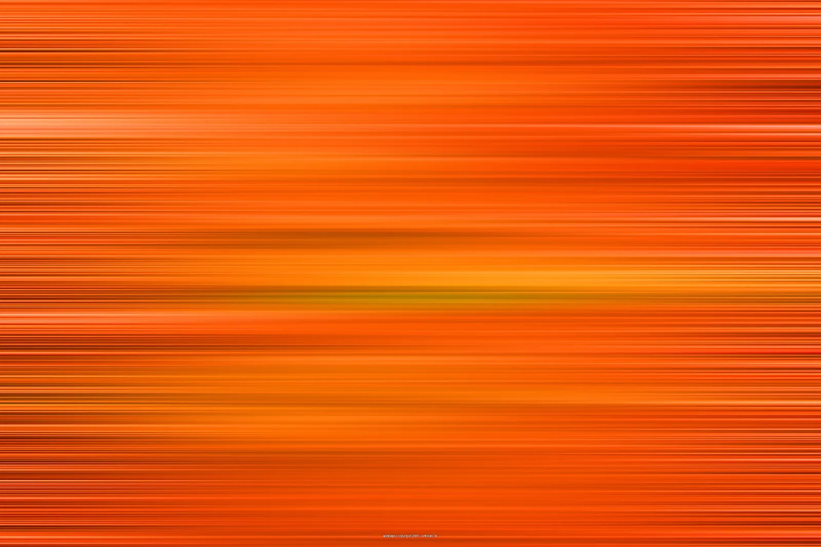 Abstrakte Fläche aus waagerechten orangefarbenen und roten Streifen mit helleren gelben Akzenten in der Mitte