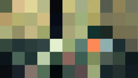 Abstraktes Mosaik aus kleinen Quadraten in Oliv, Dunkelgrün, Petrol und einem orangefarbenen Feld.