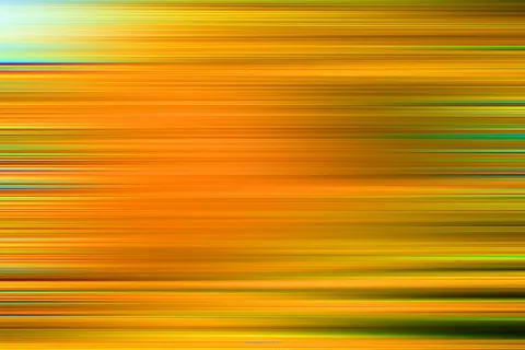 Abstrakte Komposition aus waagerechten, verwischten Streifen in Orange, Gelb und Braun mit einzelnen grünen und blauen Linien.