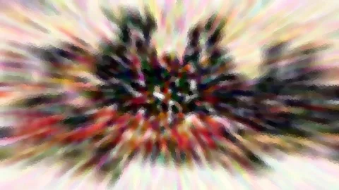 Abstrakte Komposition aus radial auslaufenden, bunten Streifen mit einem dunklen, fleckigen Zentrum aus Grün, Rot und Schwarz vor hellem, pastellfarbenem Hintergrund.