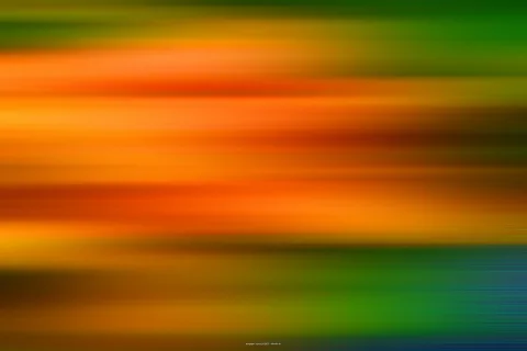 Abstrakte horizontale Schlieren in Orange, Braun und Grün, rechts unten blau auslaufend