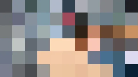 Verpixeltes Porträt einer Person mit grauen, blauen und hellen Hauttönen