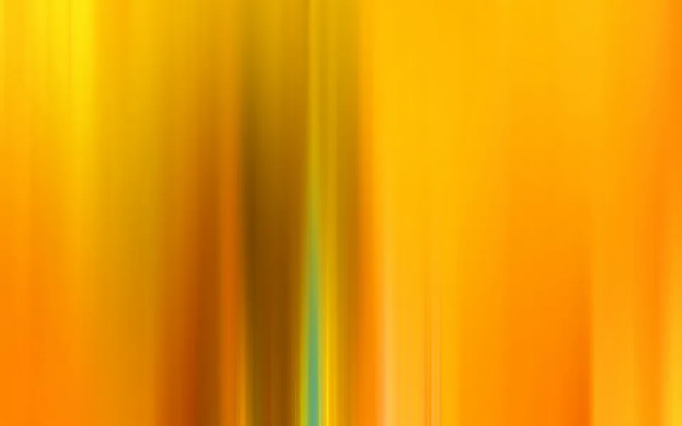 Abstrakte Komposition aus senkrechten, verwischten Streifen in Orange, Gelb und Ocker, unterbrochen von einem schmalen grünlichen Streifen in der Bildmitte.