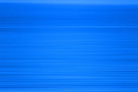 Verschwommene horizontale Streifen in verschiedenen Blautönen, die über die gesamte Fläche laufen.