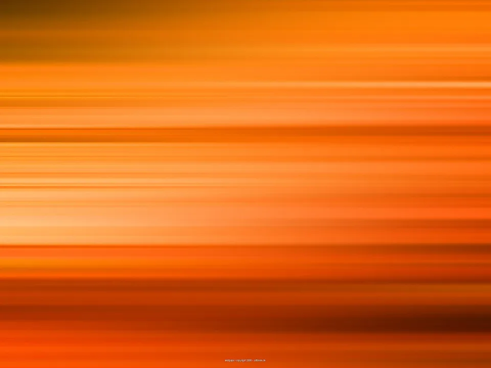 Abstraktes Bild aus waagerechten, orangefarbenen Streifen mit hellen und dunklen Bereichen, die von oben nach unten ineinander übergehen.