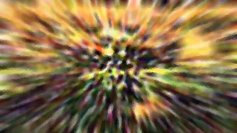 Abstrakte Komposition aus gelben, orangefarbenen, grünen und violetten Streifen, die von einem dunkleren Zentrum radial nach außen verlaufen, mit grobem Mosaikraster.