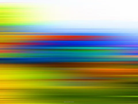 Abstrakte horizontale Streifen in Gelb, Grün, Blau, Rot und Orange, die von links nach rechts verwischen; oben hell und fast weiß.