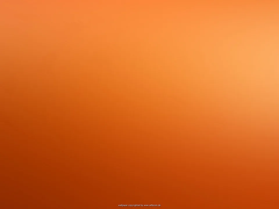 Flächiger Farbverlauf in Orange, der von dunklem Rotorange unten links zu hellem Orange oben rechts übergeht, mit einem leichten Lichtschimmer rechts oben.