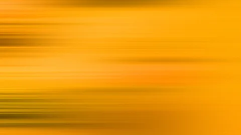 Abstrakte Fläche aus horizontalen, verwischten Streifen in Orange, Gelb und dunklem Braun, nach links dichter und dunkler.