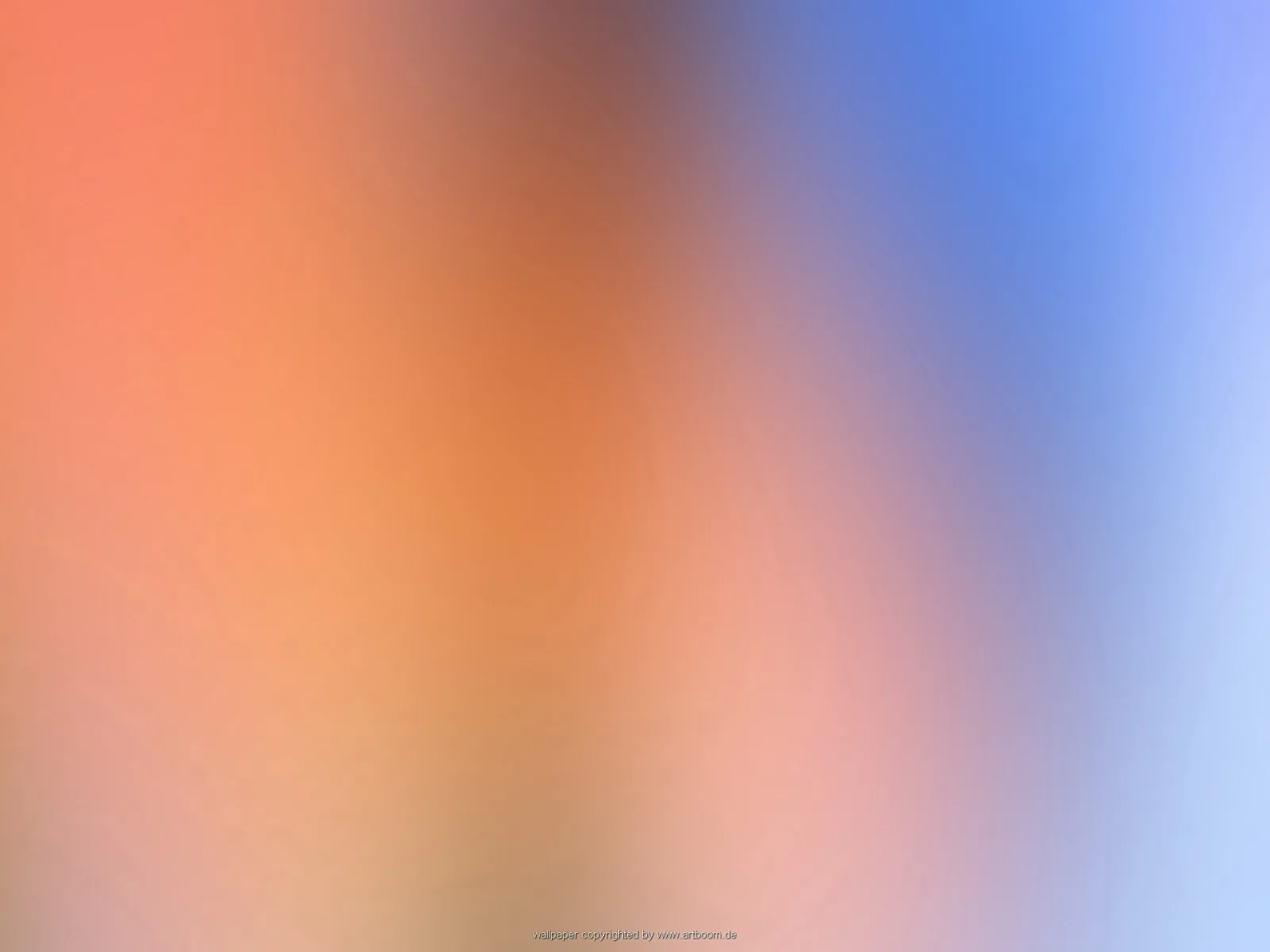 Unscharfe Farbverläufe: links Orange und Korallrot, rechts Blau, in der Mitte ein bräunlicher Übergang.