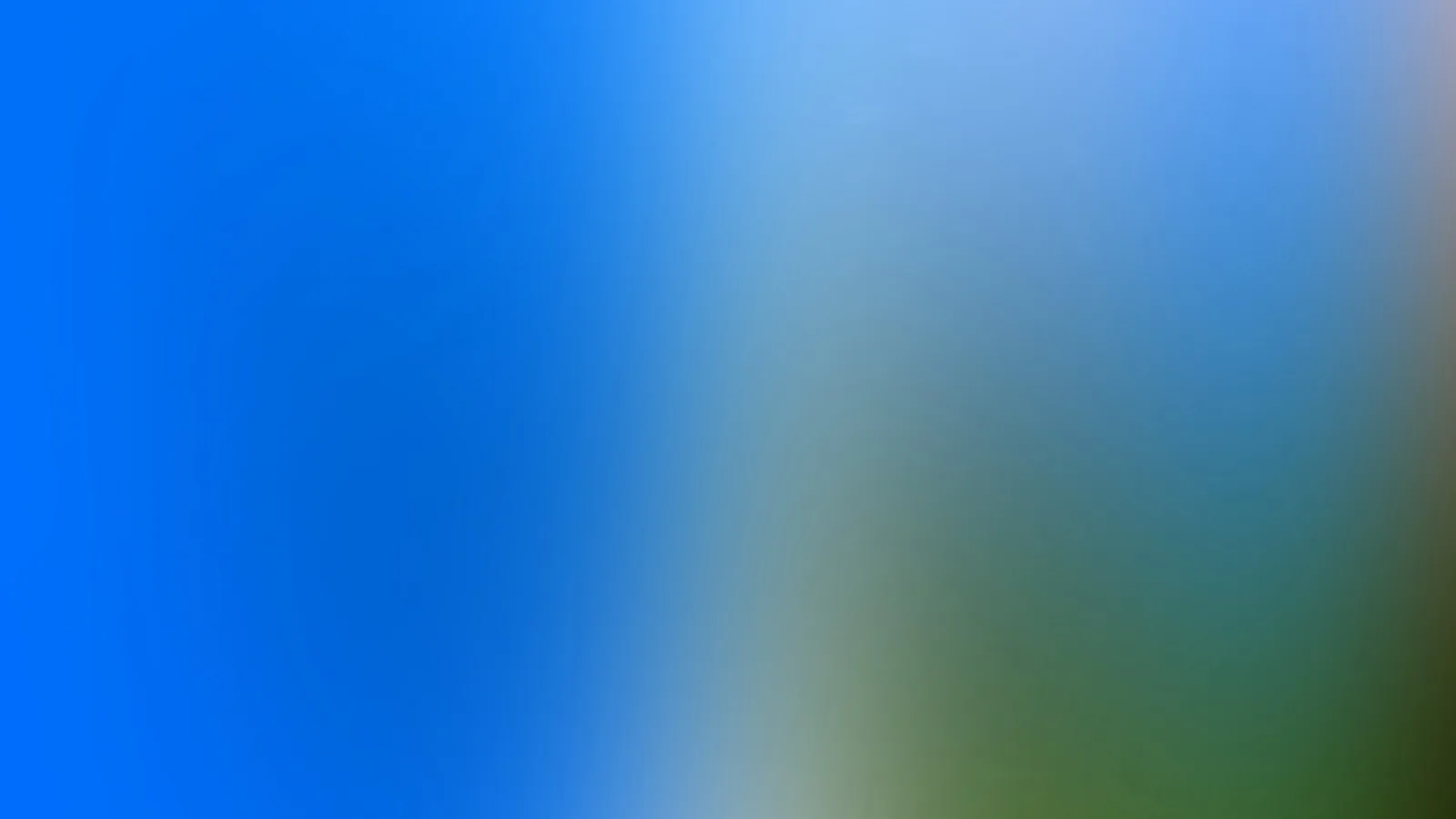 Unscharfer Farbverlauf von kräftigem Blau links über helles Hellblau in der Mitte zu Olivgrün und dunklem Grün rechts unten.
