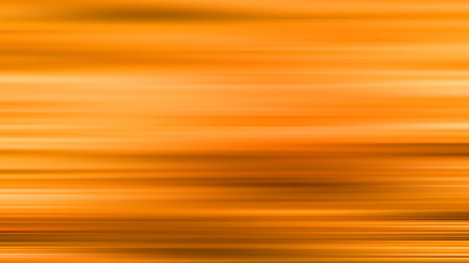 Horizontal verwischte Streifen in Orange- und Gelbtönen, dunklere Bänder im unteren Drittel.