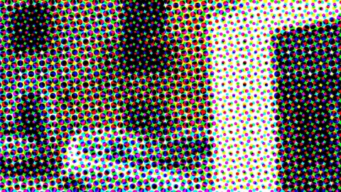 Dichtes Raster aus bunten Punkten in Cyan, Magenta, Gelb und Schwarz, das links und rechts dunkle Flächen bildet und zur Mitte hin heller wird.