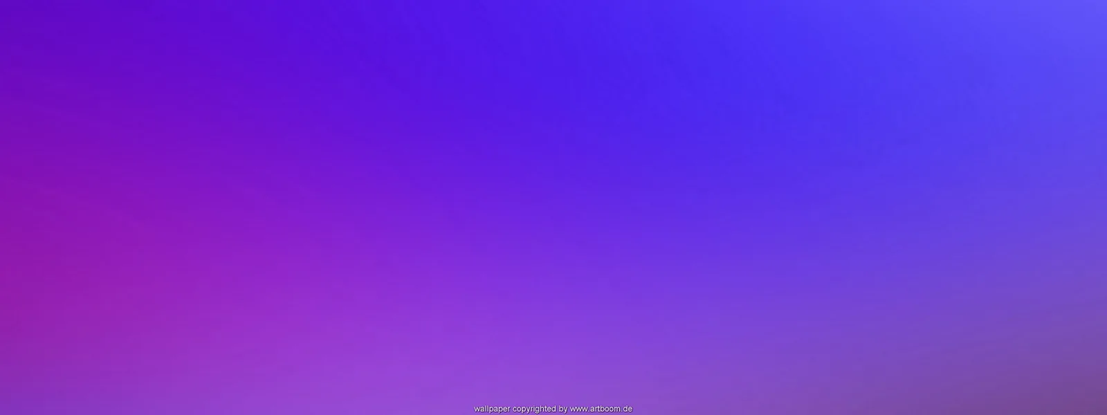 Weicher Farbverlauf von Magenta links über Violett bis zu Blau rechts oben, am unteren Rand leicht heller, ohne erkennbare Formen.