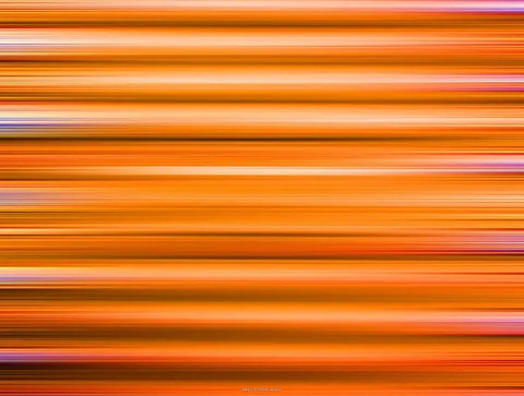Abstrakte Komposition aus waagerechten, unscharfen Streifen in Orange, Gelb und Braun, durchzogen von hellen und violetten Akzenten.
