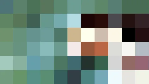 Abstraktes Mosaik aus quadratischen Farbfeldern in Grün-, Blau-, Schwarz-, Creme- und Rosttönen, in einem Raster angeordnet.