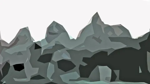 Geometrische, facettierte Felsformationen in Grau- und Grüntönen vor hellem Himmel.