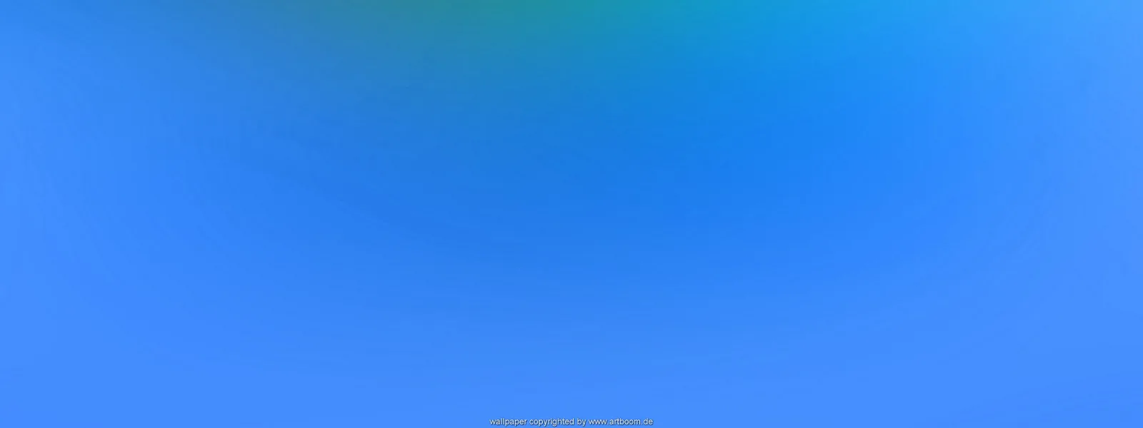Weicher Farbverlauf von Blau über Türkis bis Hellblau, oben links mit grünlichem Schimmer, sonst gleichmäßig blau.