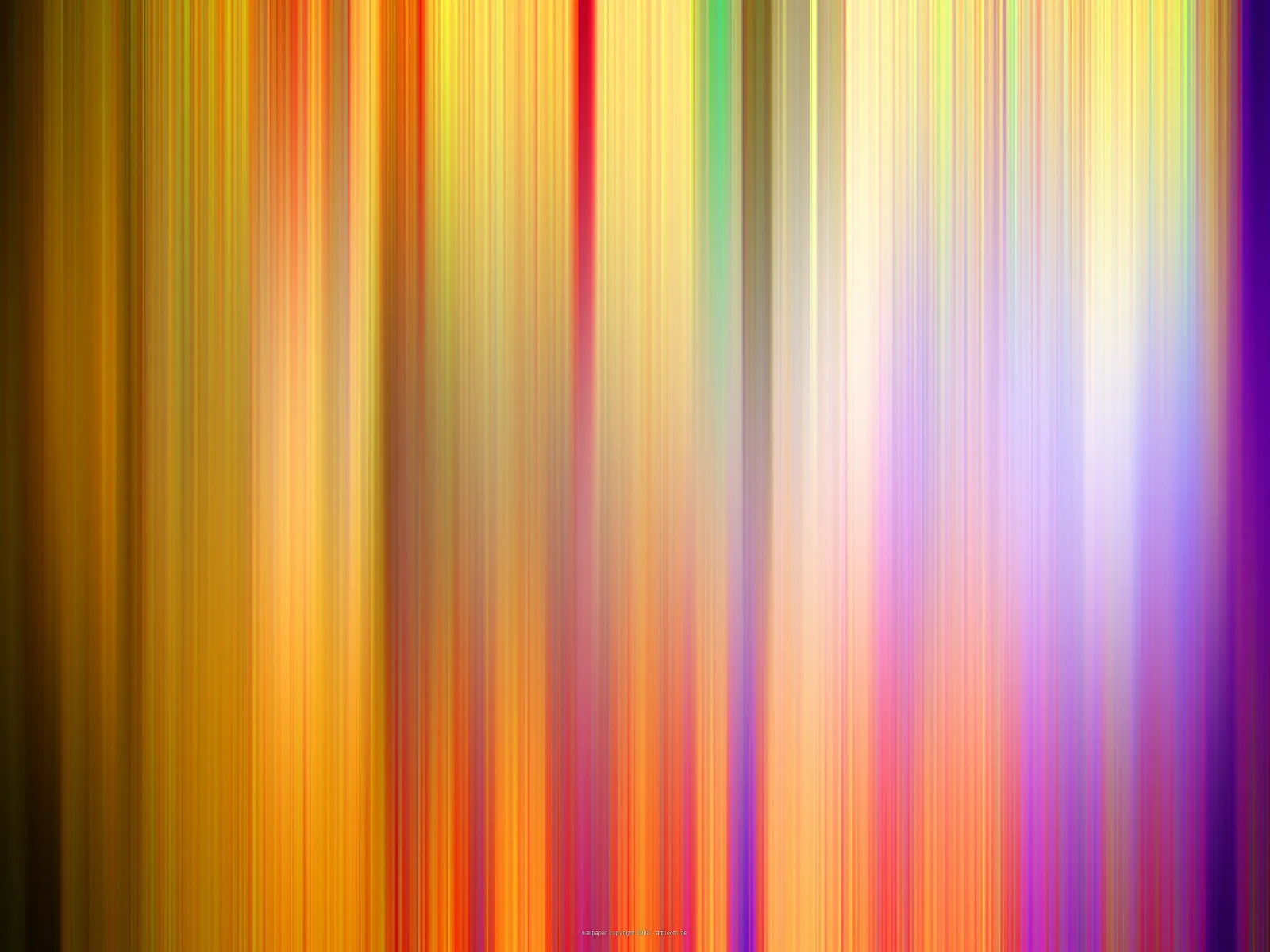Vertikal verwischte Streifen in Gelb, Orange, Rot, Grün und Violett, die von dunkel zu hell über das Bild laufen.