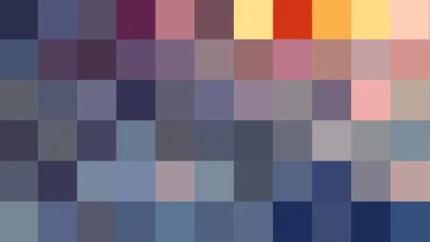 Mosaik aus quadratischen Farbfeldern in Blau-, Violett-, Grau- und Rosatönen, oben rechts ein orangegelber Block
