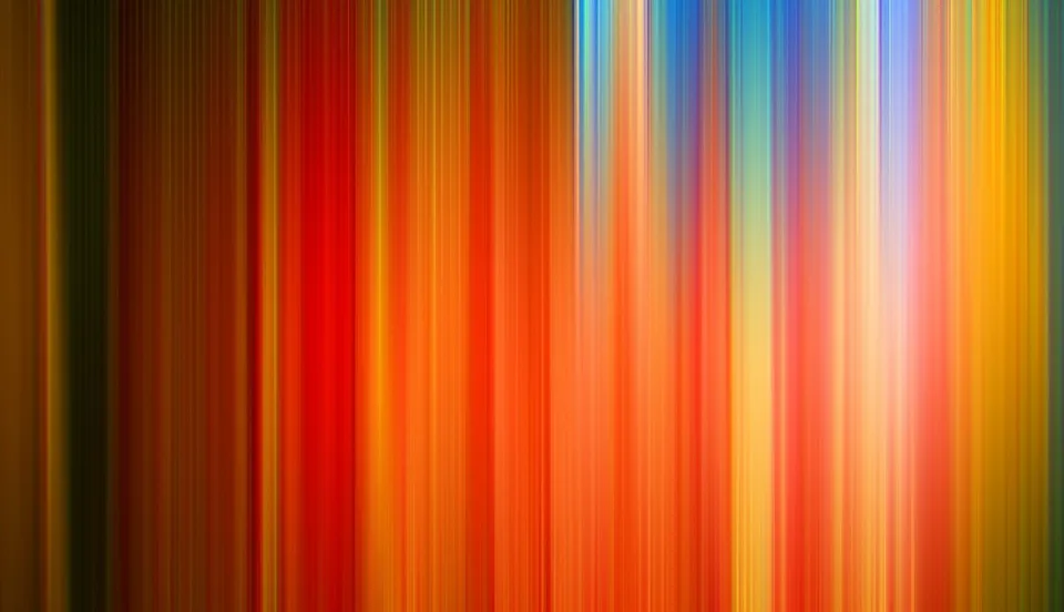 Abstrakte vertikale Streifen in Rot, Orange, Gelb und Blau, nach links und rechts verwischt, ohne erkennbare Figuren.