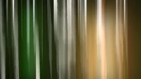 Abstrakte Komposition aus vertikalen, unscharfen Streifen in Grün, Grau und Goldbraun, dazwischen helle Lichtbahnen.