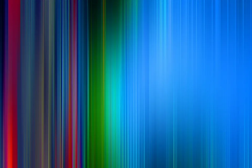 Abstrakte Komposition aus vertikalen, verwischten Farbstreifen: links dunkle Töne mit Rot und Violett, in der Mitte Grün, rechts großflächiges Blau.