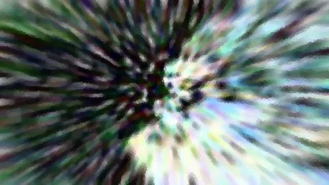 Abstrakte Komposition aus radial von einem dunklen Zentrum ausgehenden, verwischten Streifen in Grün, Violett und Weiß.