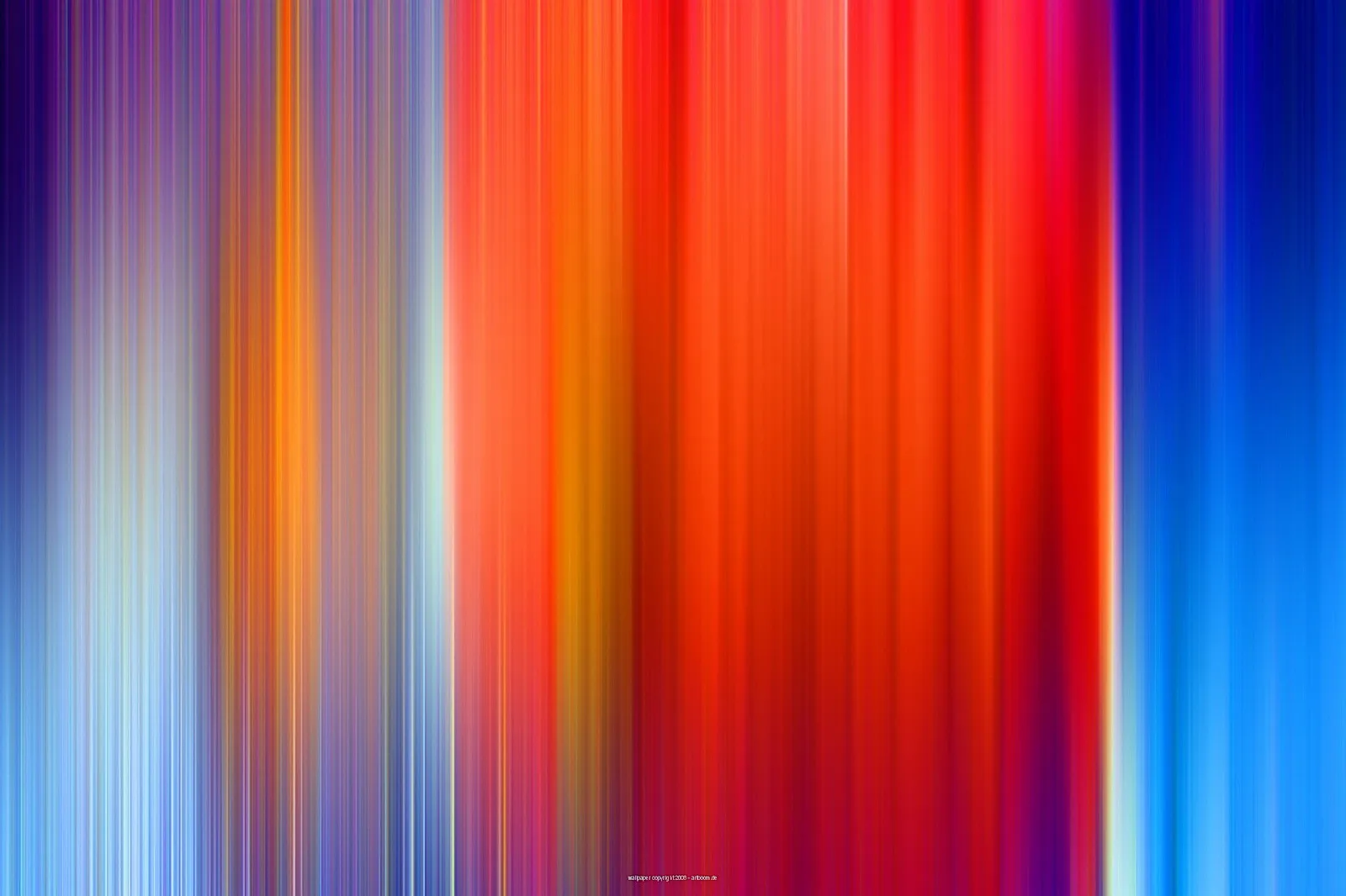 Vertikale, verwischte Streifen in Violett, Blau, Orange, Rot und Hellblau nebeneinander, die wie Bewegungsunschärfe wirken.