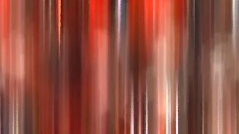 Abstrakte vertikale Schlieren in Rot, Orange und Braun mit hellen Lichtstreifen.