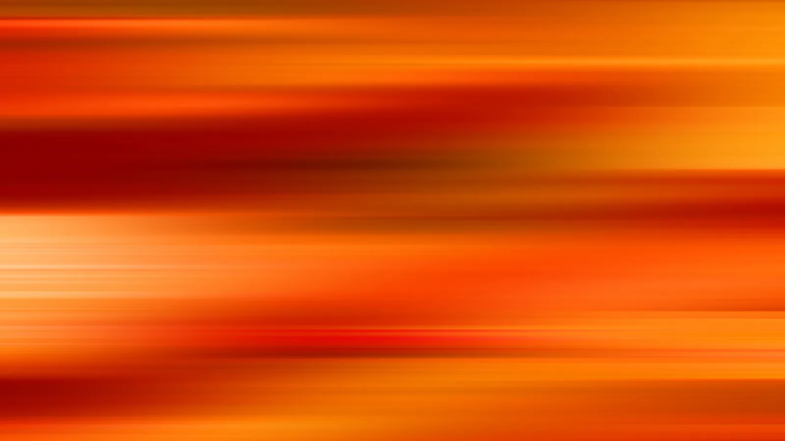 Abstrakte Komposition aus horizontalen, verwischten Streifen in Orange, Rot und Gelb, die von dunklem Rotbraun links zu hellem Gelb rechts übergehen.