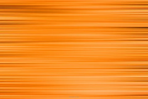 Abstraktes Muster aus horizontalen, verwischten Streifen in Orange- und Gelbtönen, dunklere Linien wechseln mit hellen Bahnen.